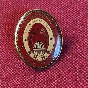 𝅺LAPEL pin Celebrating 100 Years of Richmond Hill High School. Queens New York.